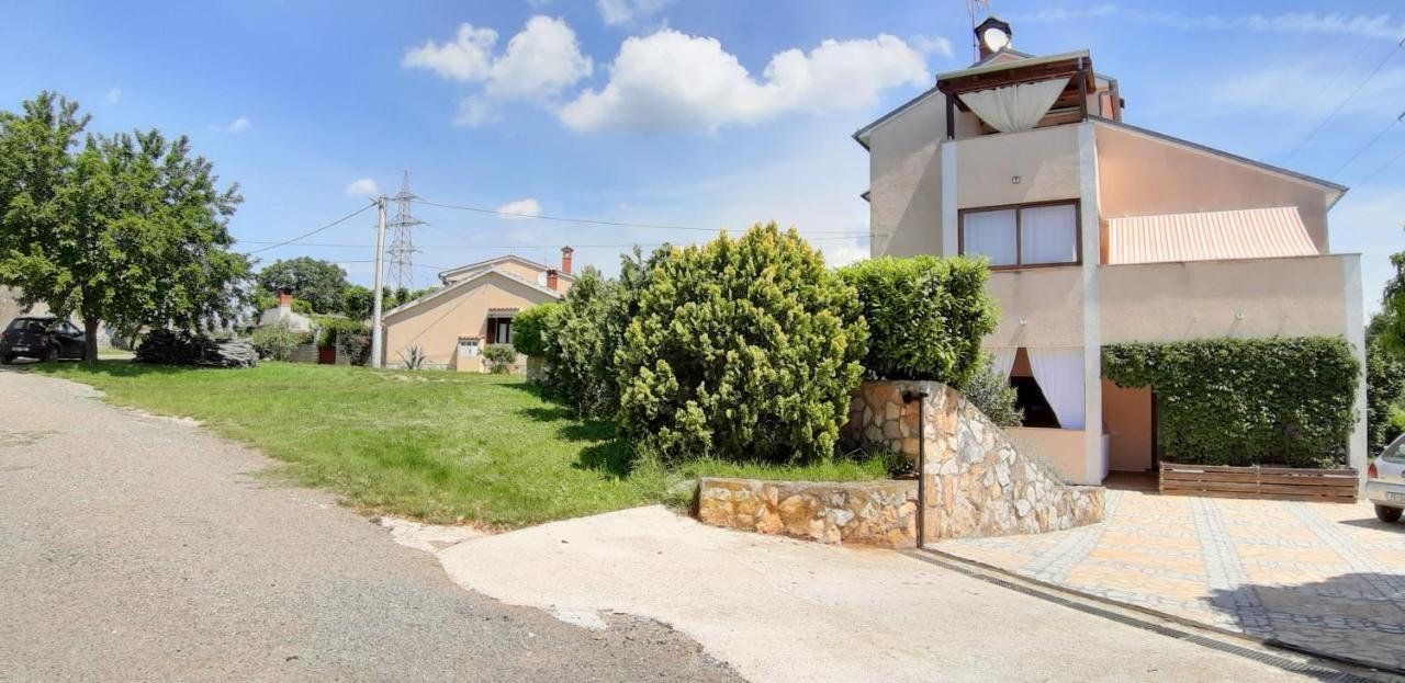 Apartments Demori Galizana Exterior photo